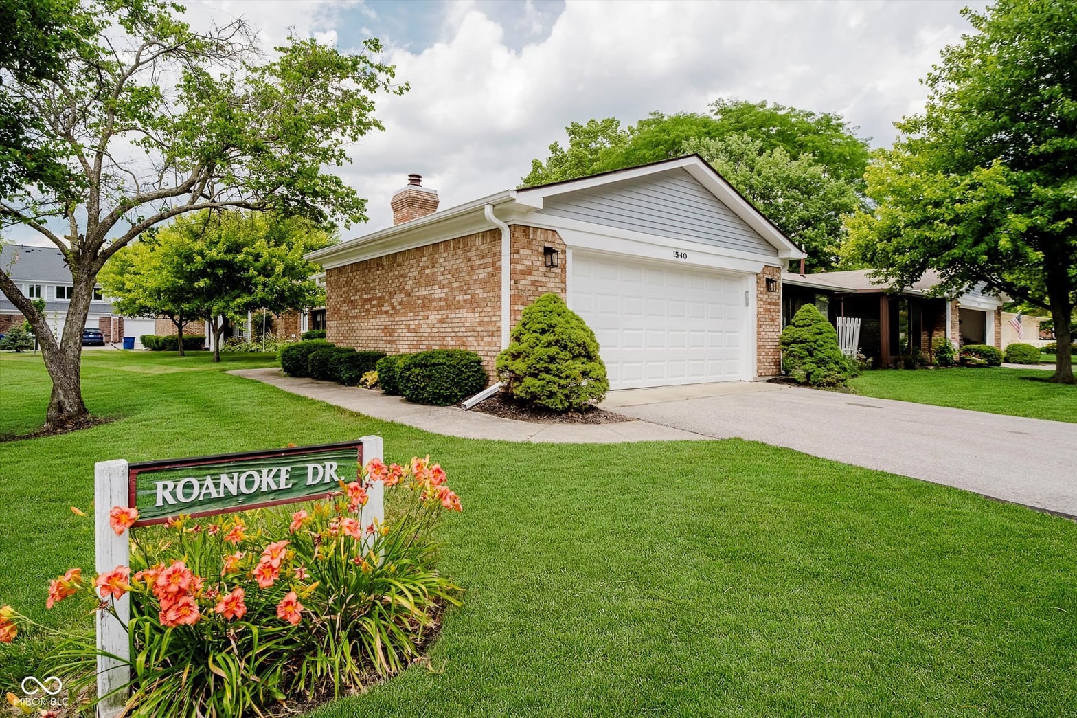Photo of 1540 Roanoke Drive, Zionsville, IN