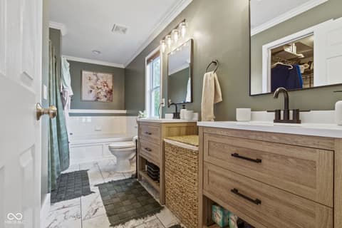Photo of 5866 Mill Oak Drive, Noblesville, IN