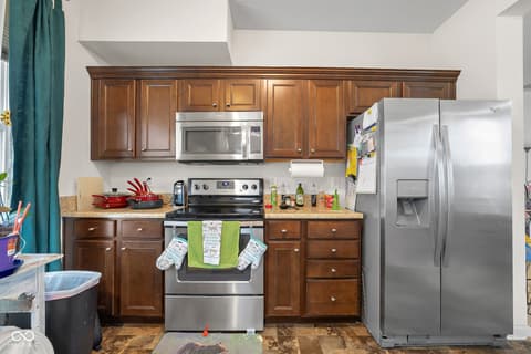 Kitchen at 2017 Shadow Creek Boulevard, Columbus, IN