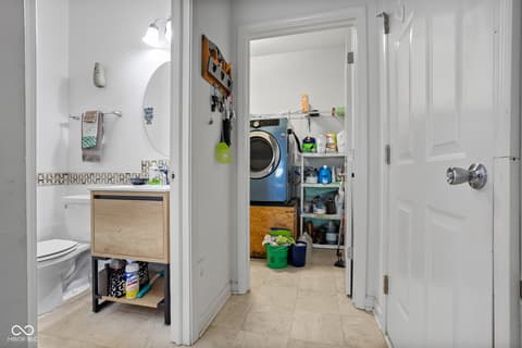 Laundry room at 2017 Shadow Creek Boulevard, Columbus, IN