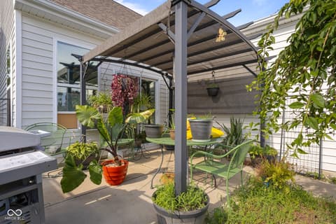 Outdoor living area at 2017 Shadow Creek Boulevard, Columbus, IN