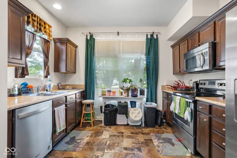 Photo of 2017 Shadow Creek Boulevard, Columbus, IN