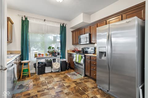 Kitchen at 2017 Shadow Creek Boulevard, Columbus, IN