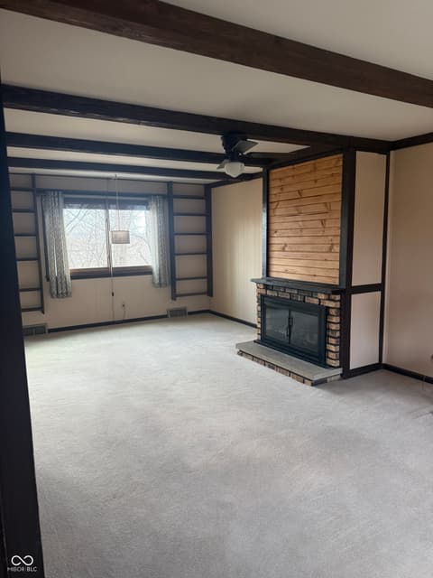 Living room at 3669 Glenwood Drive, Martinsville, IN