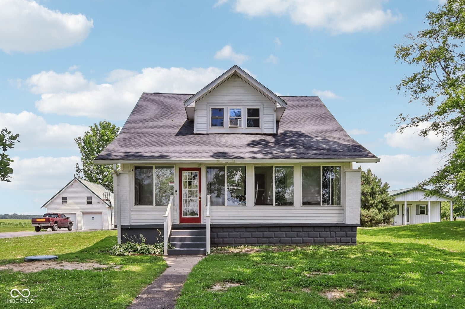 Photo of 26735 Six Points Road, Sheridan, IN
