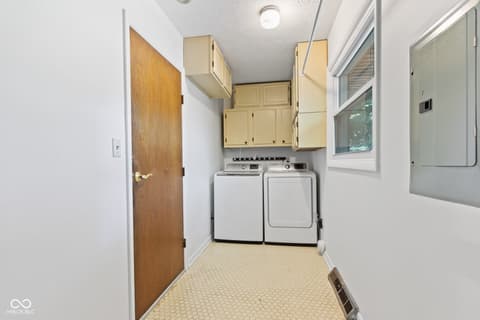 Laundry room at 14416 Crystal Creek Drive, Noblesville, IN