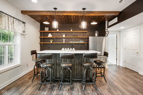 Bar — 10931 Hidden Hollow Court, Fishers, IN