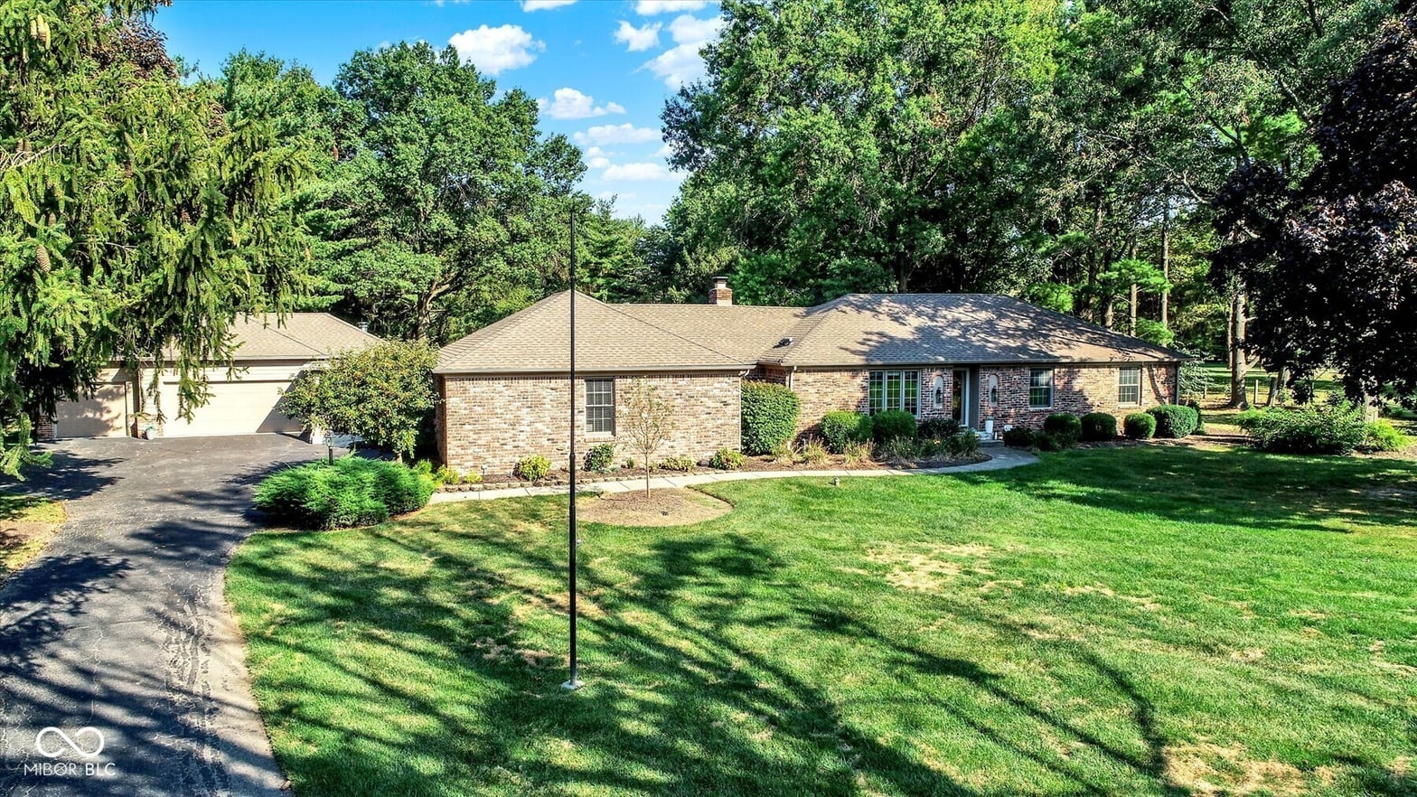 Photo of 11002 Hoosier Road, Fishers, IN