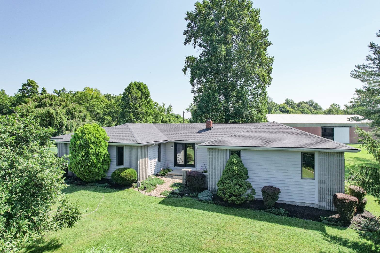 Front exterior at 1000 E County Road 55 S, North Vernon, IN