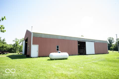Barn — 1000 E County Road 55 S, North Vernon, IN