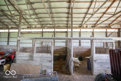 Stable — 1000 E County Road 55 S, North Vernon, IN