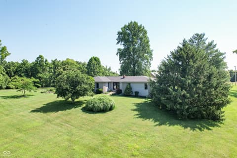 Yard at 1000 E County Road 55 S, North Vernon, IN