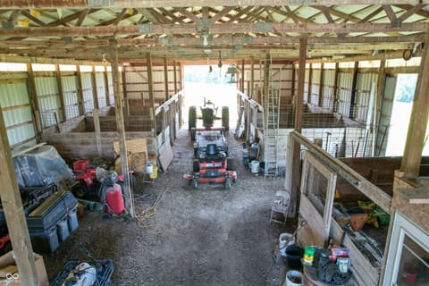 Stable — 1000 E County Road 55 S, North Vernon, IN