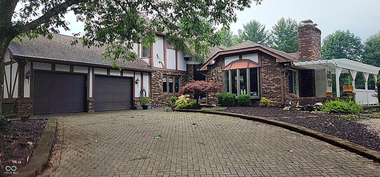 Front exterior at 13101 Bray Road, Mooresville, IN