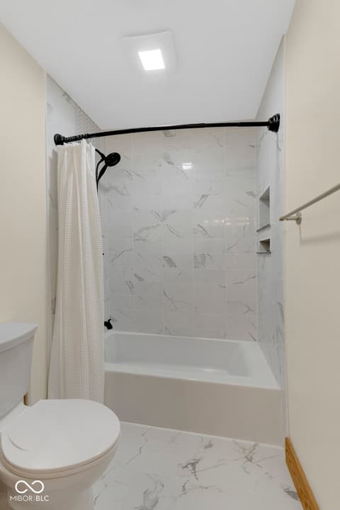 Bathroom at 4680 S 1000 W, Rensselaer, IN