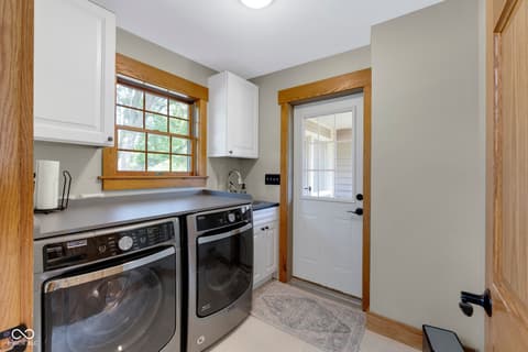 Laundry room at 4680 S 1000 W, Rensselaer, IN