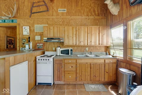 Kitchen at 4680 S 1000 W, Rensselaer, IN