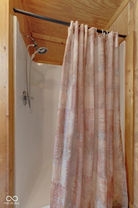 Bathroom at 4680 S 1000 W, Rensselaer, IN