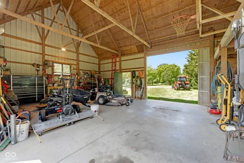 Garage at 4680 S 1000 W, Rensselaer, IN