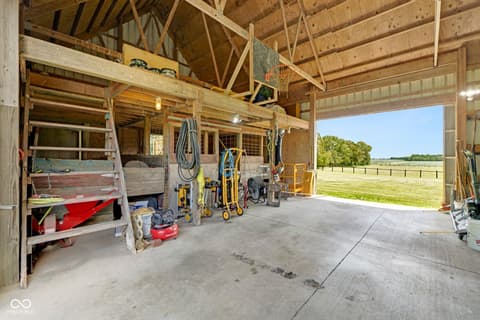 Garage at 4680 S 1000 W, Rensselaer, IN