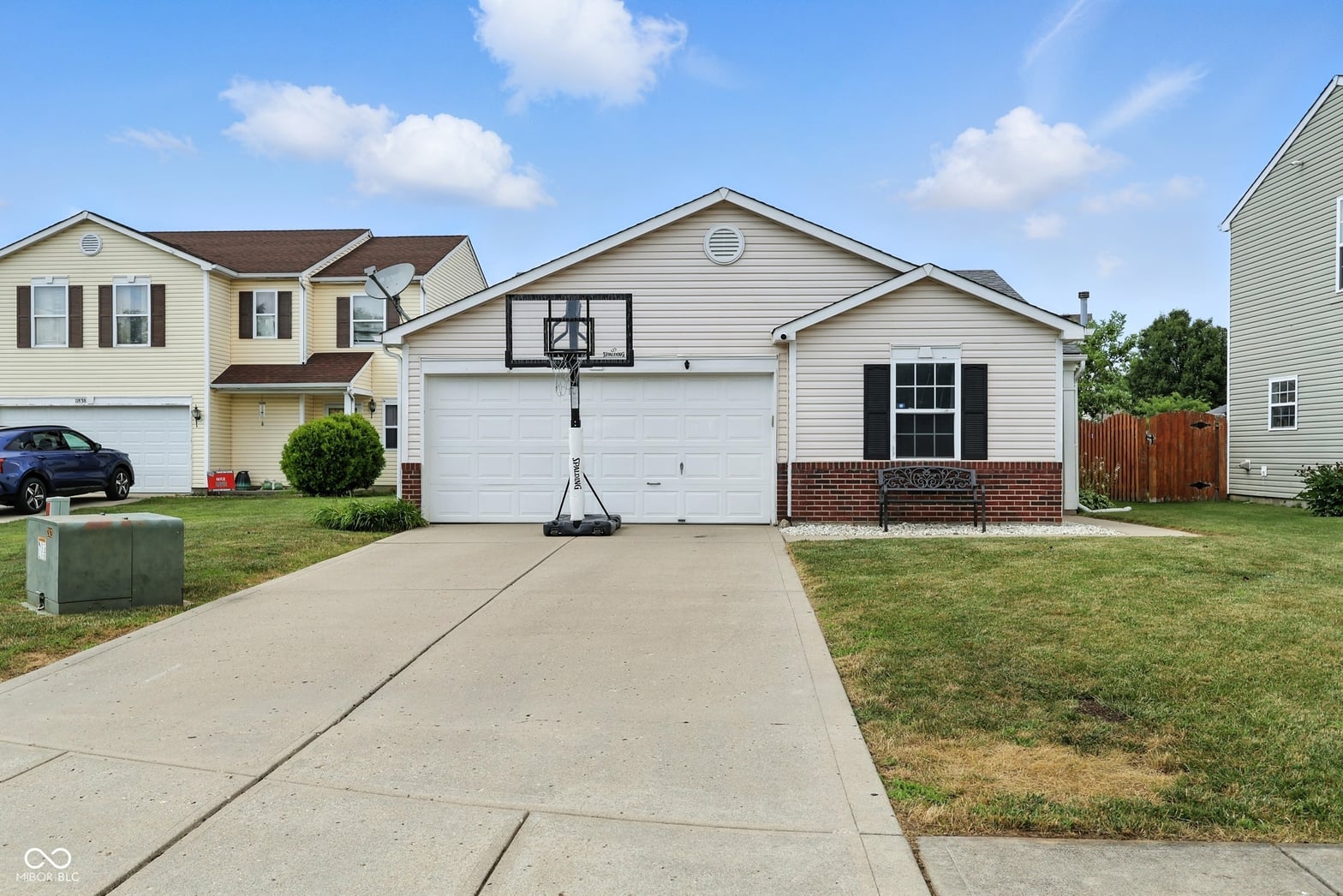 Front exterior at 11848 Buck Creek Circle, Noblesville, IN