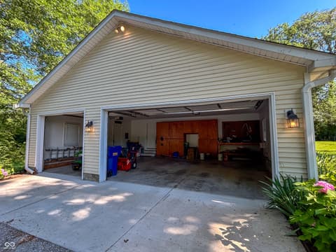 Garage at 5488 N German Church Road, Indianapolis, IN