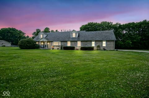 2133 Heather Road