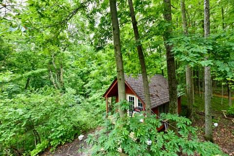 Photo of 5202 Hill Valley Drive, Pittsboro, IN