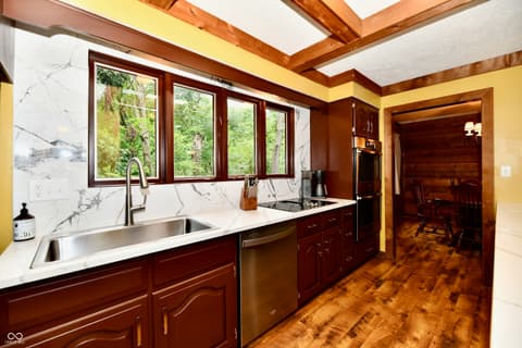 Photo of 5202 Hill Valley Drive, Pittsboro, IN