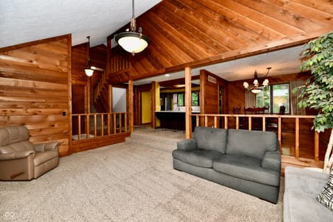 Photo of 5202 Hill Valley Drive, Pittsboro, IN