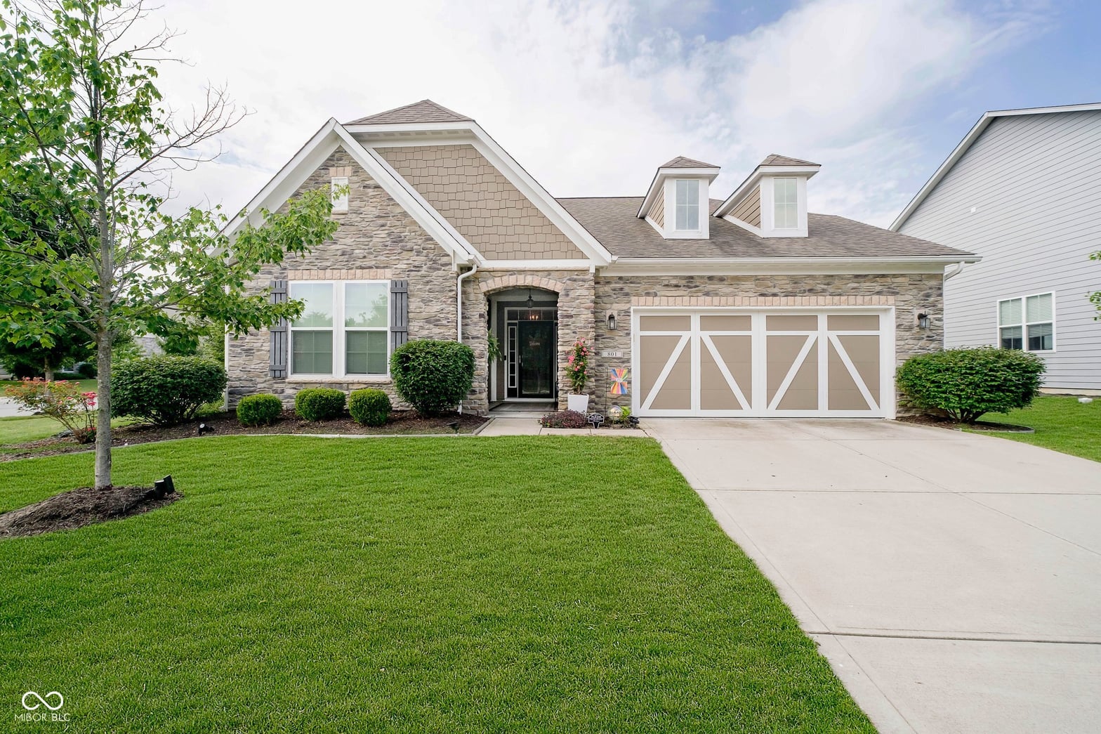 Photo of 801 Oaklawn Drive, Westfield, IN