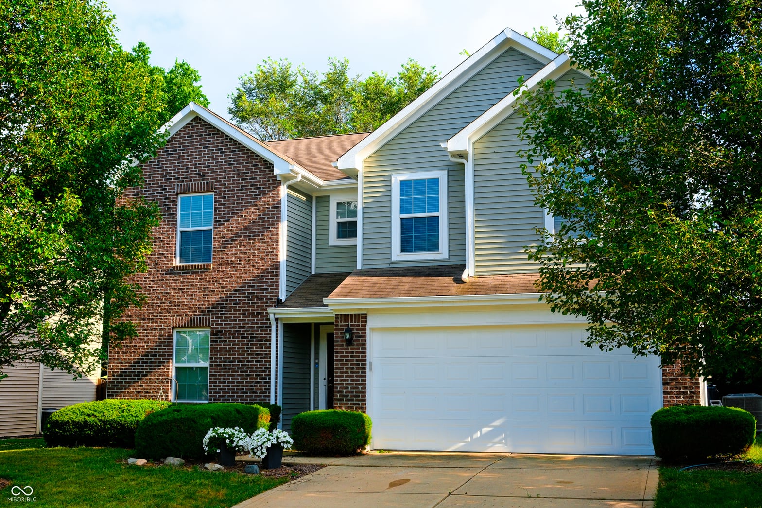 Front exterior at 11581 Beardsley Way, Fishers, IN