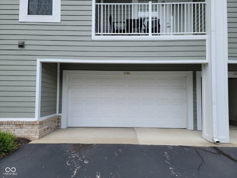 Garage at 1096 Shadow Ridge Road, Carmel, IN