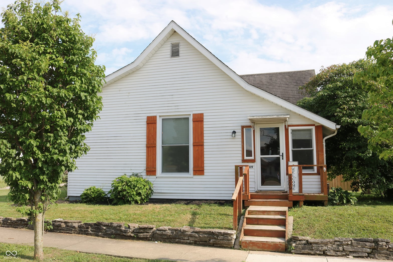 Photo of 309 E Walnut Street, Linden, IN