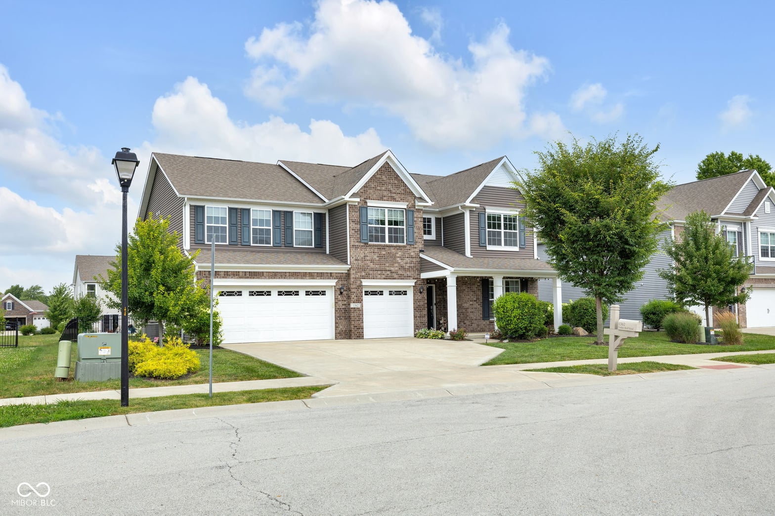Photo of 1362 Timber Bluff Road, Westfield, IN