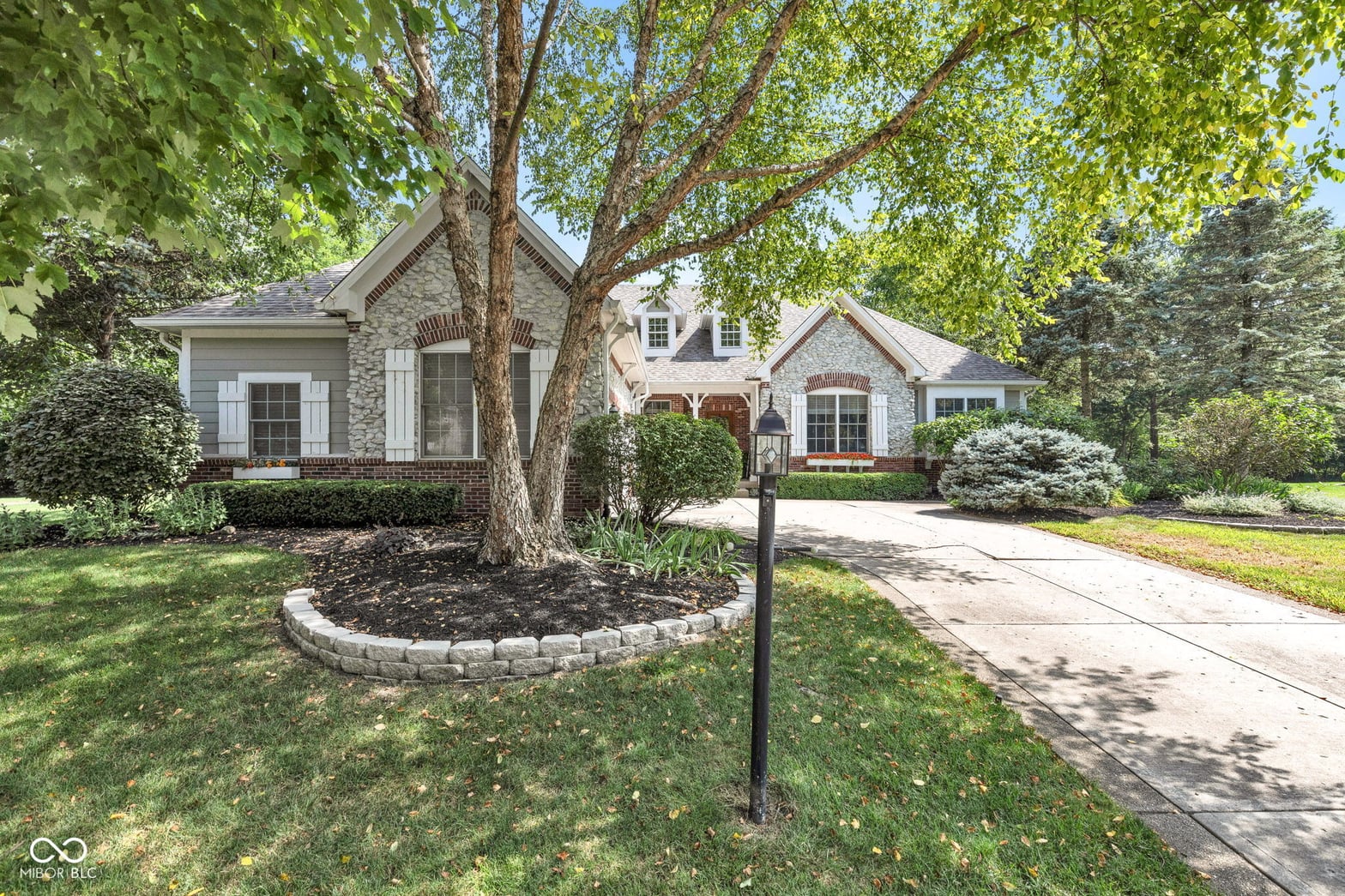 Front exterior at 11463 Silver Moon Court, Noblesville, IN