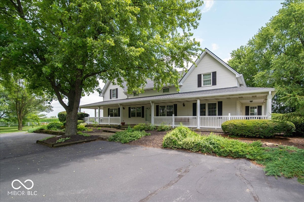 Front exterior at 7147 S County RD 130 Road W, Frankfort, IN