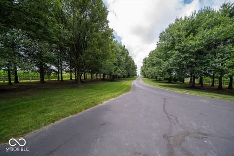 Photo of 7147 S County RD 130 Road W, Frankfort, IN