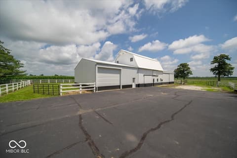 Barn — 7147 S County RD 130 Road W, Frankfort, IN