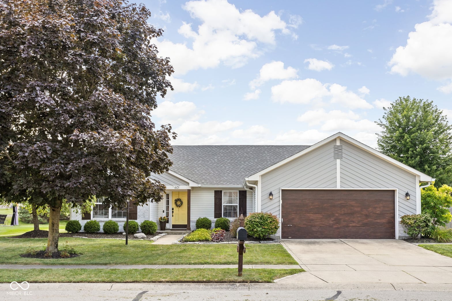 Photo of 601 E Quail Ridge Drive, Westfield, IN