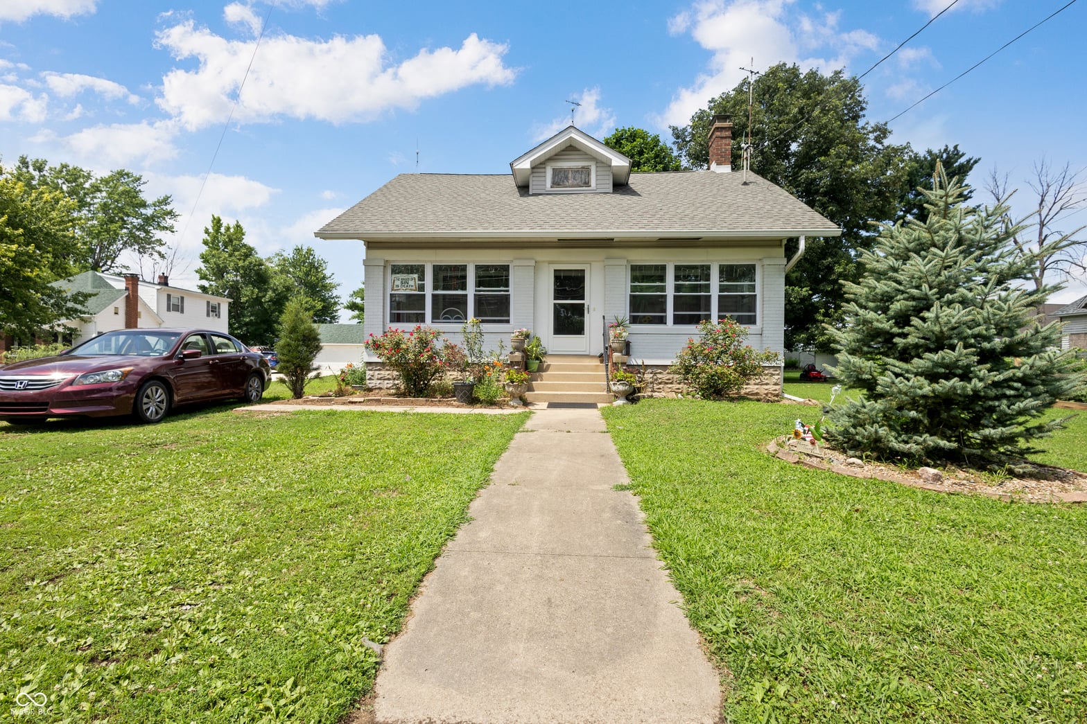 Photo of 704 W Pearl Street, Trafalgar, IN