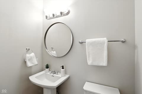 Photo of 12910 Ives Way, Carmel, IN