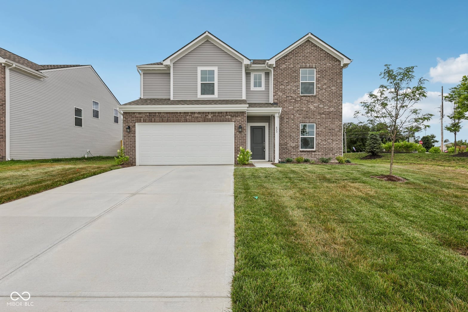 Photo of 420 CATAMOUNT Lane, Indianapolis, IN