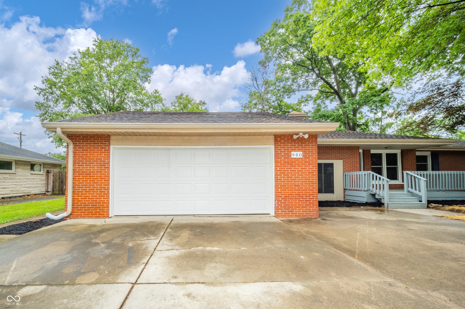 Front exterior at 940 S Westchester Park Drive, Yorktown, IN