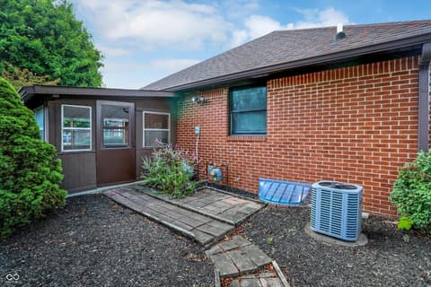 Photo of 509 E Main Street, Brownsburg, IN