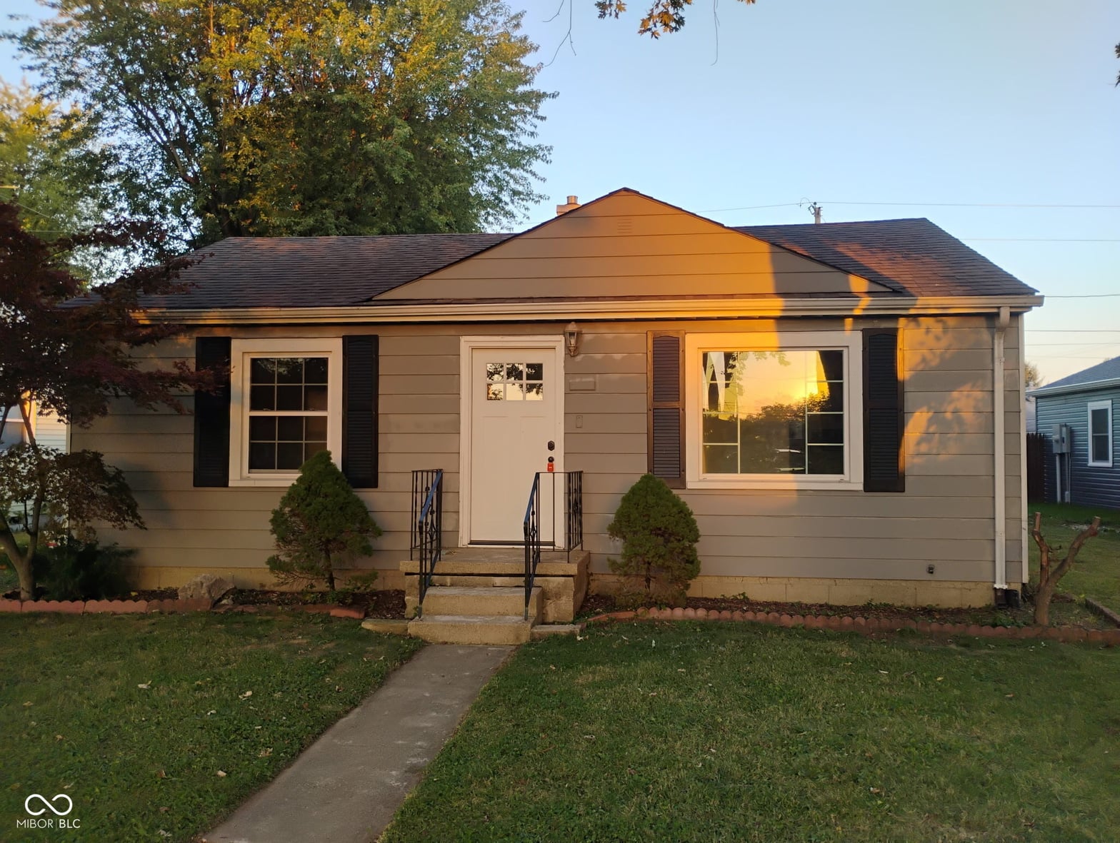 Photo of 129 S Carlisle Street, Bargersville, IN