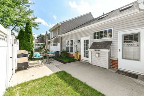 Photo of 461 Dekalb Drive, Westfield, IN