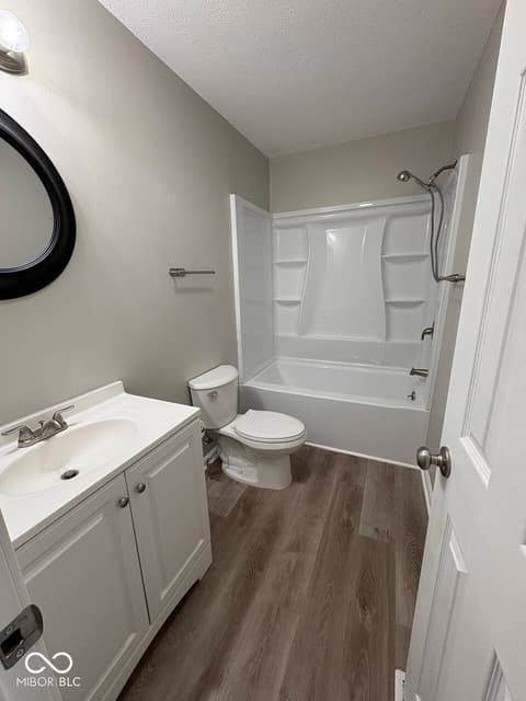 Photo of 144 Meadow Glen Drive, Avon, IN