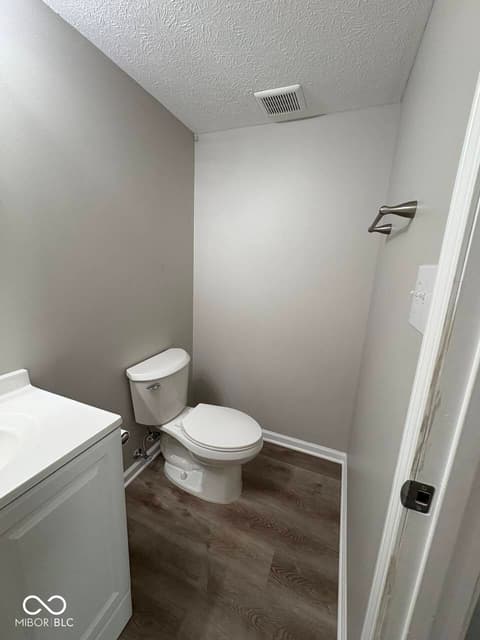 Photo of 144 Meadow Glen Drive, Avon, IN