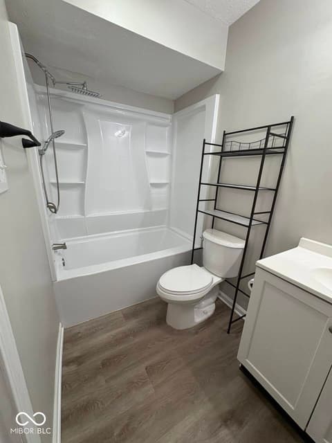 Photo of 144 Meadow Glen Drive, Avon, IN